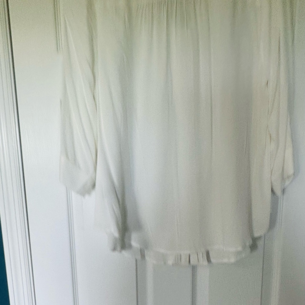 NWT torrid White top - Picture 3 of 4